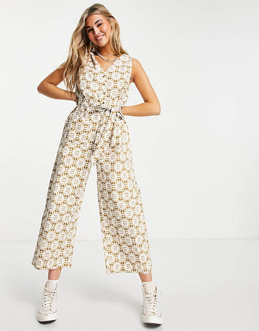 Women Daisy Street relaxed jumpsuit in brown geo print 