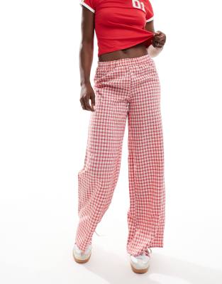 Shop Daisy Street relaxed straight leg trousers in red gingham Online – Trendy & Affordable Fashion