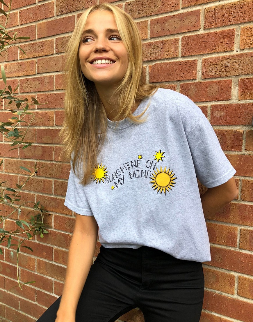 Daisy Street relaxed t-shirt with sunshine print-Grey