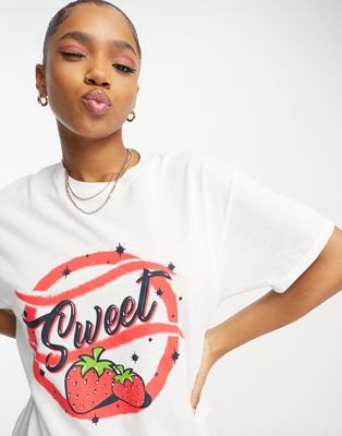 Daisy Street relaxed t-shirt with sweet graphic