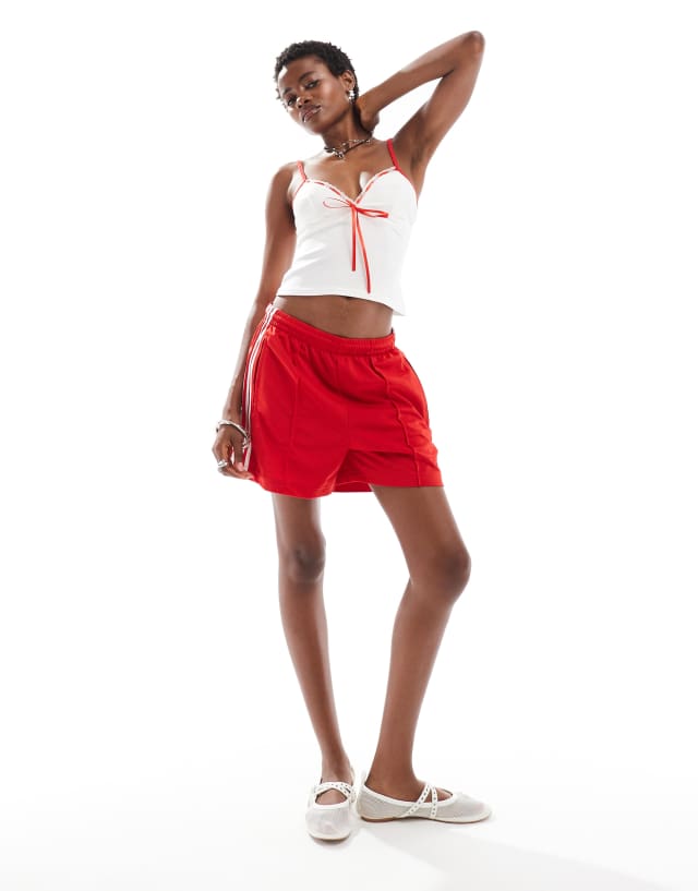 Daisy Street rib cami top with red ribbon detail | ASOS