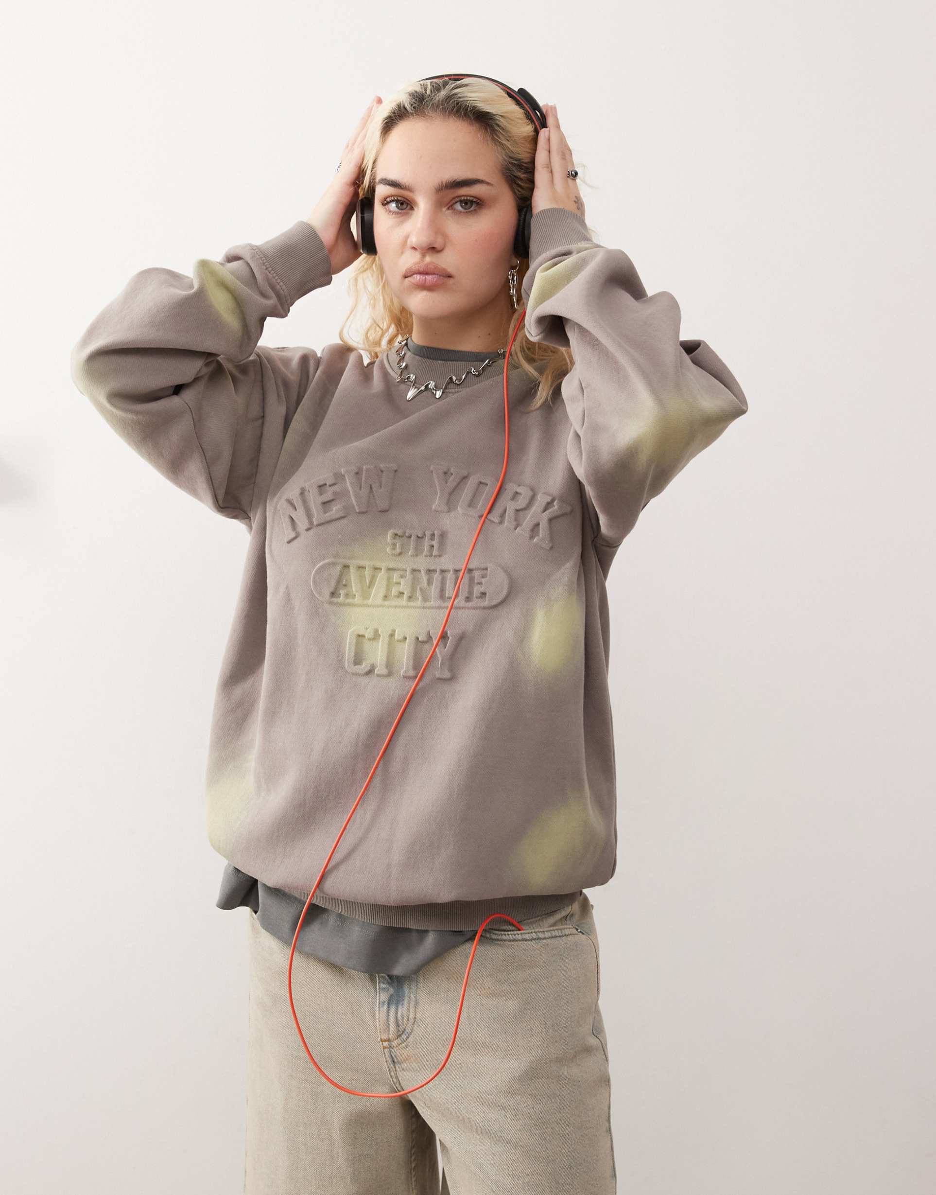daisy street rib crew neck sweat with embossed text in taupe