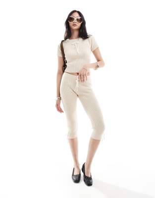 Shop Daisy Street ribbed mid rise capri pants with ribbon tie detail Online – Trendy & Affordable Fashion