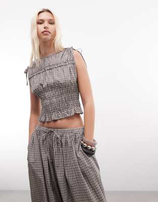 Daisy Street Ruffle Shirred Top In Gray