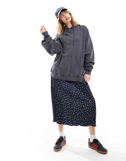 Daisy Street - Ruimvallende midi rok met lage taille in zwart met fijne print in blauw
