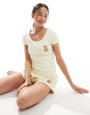 Daisy Street Scoop Neck Top And Shorts Pajama Set With Bear Graphic In White