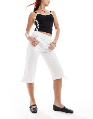 Daisy Street seam detail capri trousers in white