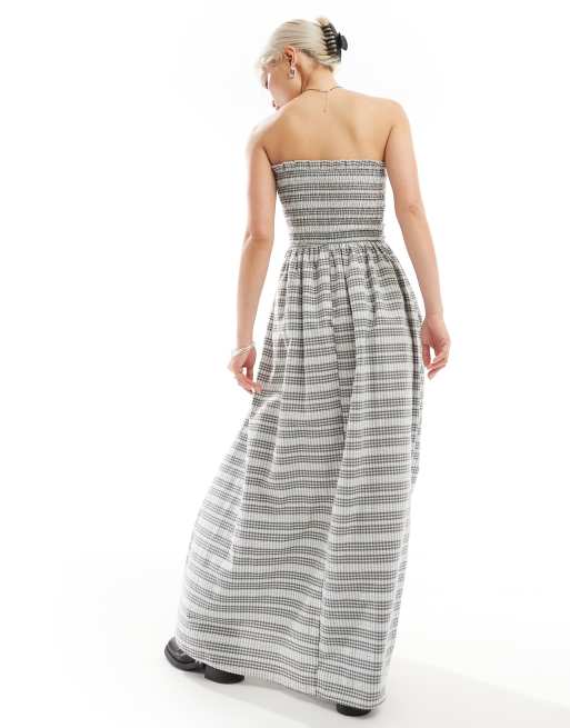 Daisy Street shirred bust maxi dress in textured plaid with rosette detail  | ASOS