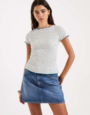 Daisy Street Shirred Short Sleeve Top In Nude