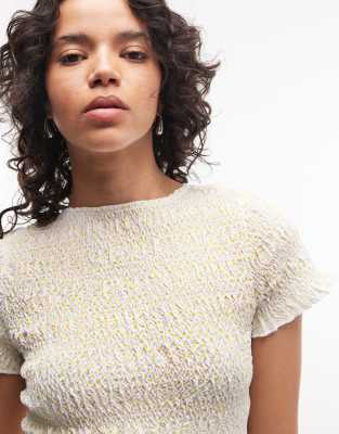 Daisy Street Shirred Short Sleeve Top In Red