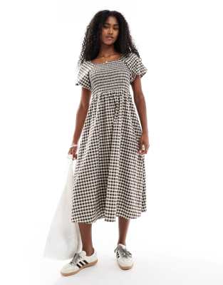 daisy street shirred top puff sleeve midi smock dress in brown burgundy gingham