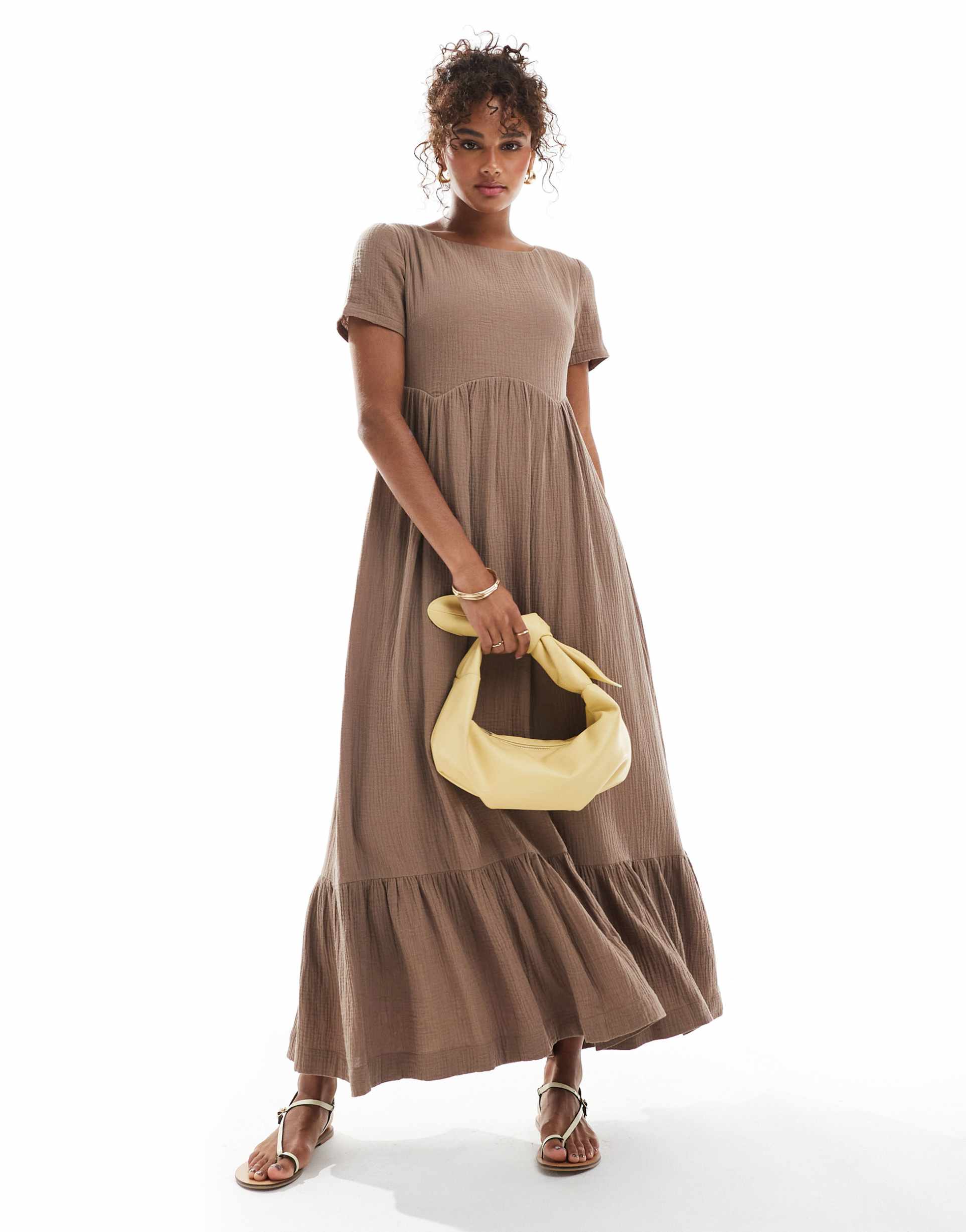 daisy street short sleeve smock tiered maxi dress in mocha