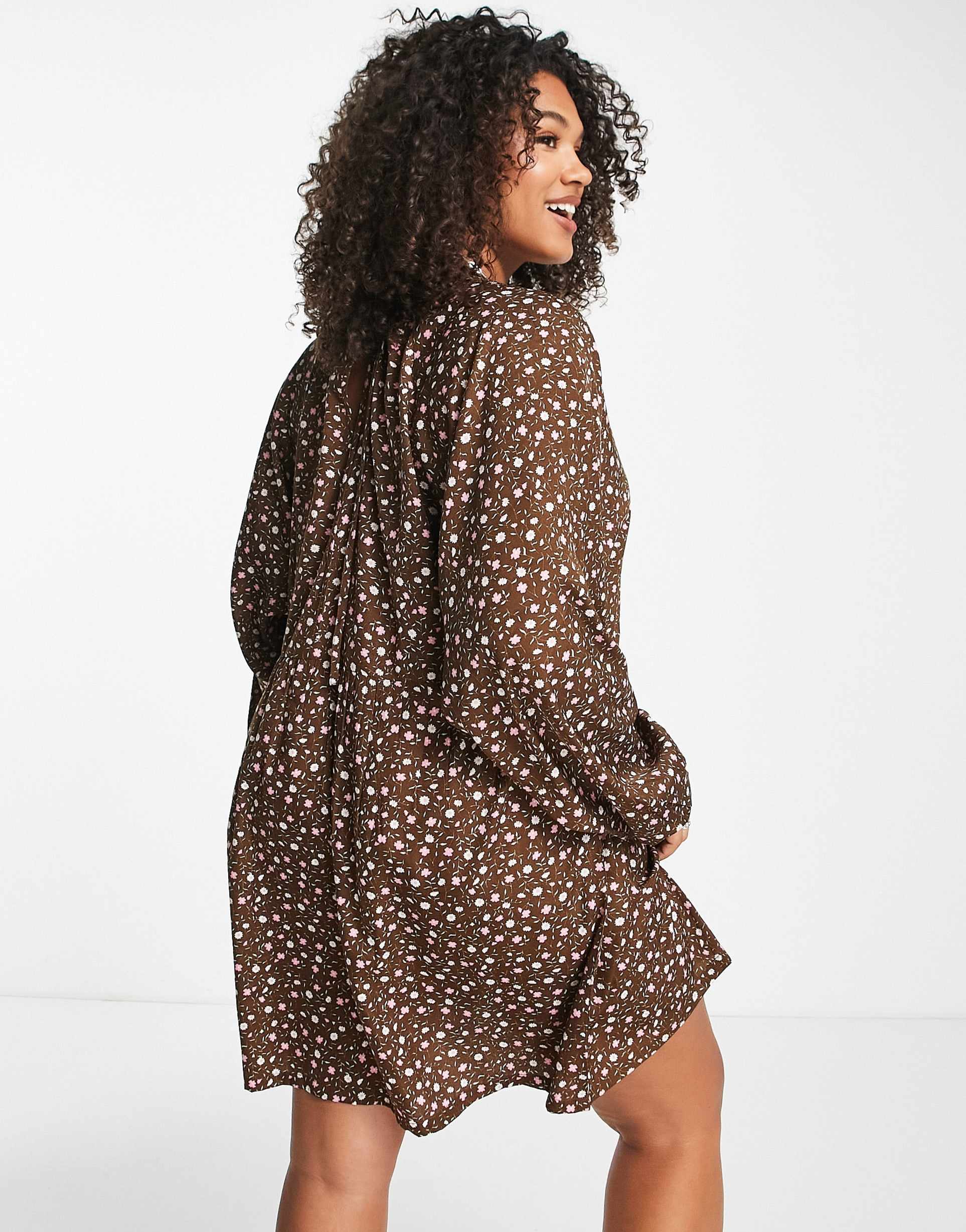 Daisy Street smock mini dress in brown vintage ditsy view 3