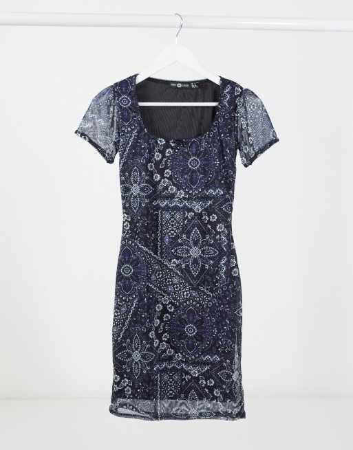 Daisy Street – Sukienka mini w patchworkowy kwiatowy wzór w stylu lat