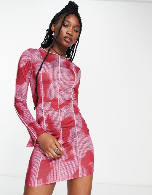 Daisy Street – Sukienka typu bodycon z długimi rękawami w różowy wzór