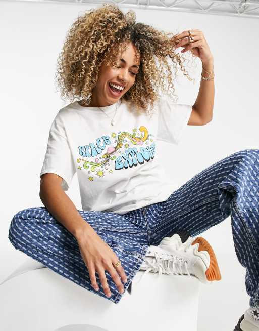 Daisy Street - T-shirt comoda con grafica di esploratore dello spazio