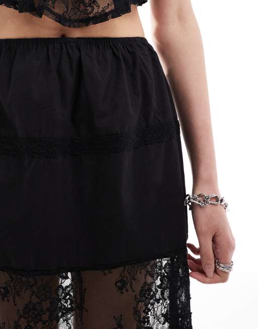Daisy Street tiered maxi skirt co-ord in black lace, 3 of 5