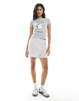 Daisy Street Toadally Adorable Graphic Tee In Gray