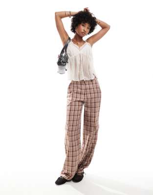 Daisy Street wide leg cargo trousers with detachable chain in monochrome check-Brown