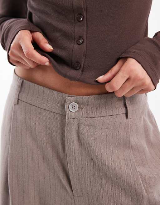 Daisy Street wide leg tapered trouser in grey pinstripe, 4 of 5