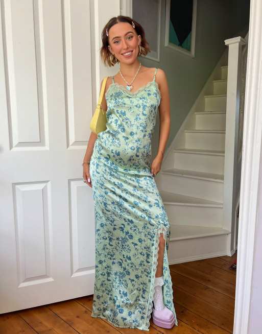 Daisy Street X Chloe Davie - Jaren 90 stijl maxi jurk van satijn met print en kanten rand