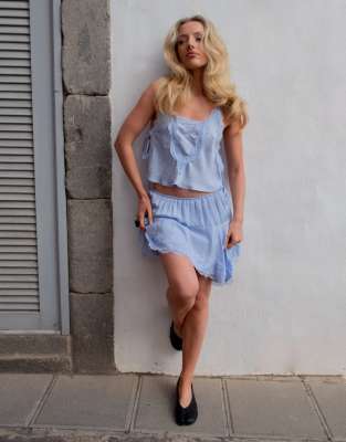Street x Emma Jeans - Mini-jupe d'ensemble style bohème en satin avec détail en dentelle - Bleu 44