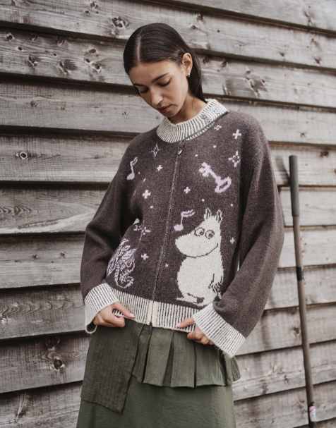 Daisy Street x Moomin striktrøje med lynlås og høj hals i brun - view 1