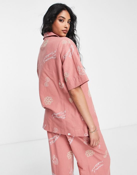 https://images.asos-media.com/products/damson-madder-all-over-embroidered-boxy-shirt-in-terracotta-part-of-a-set/202270448-4?$n_550w$&wid=550&fit=constrain