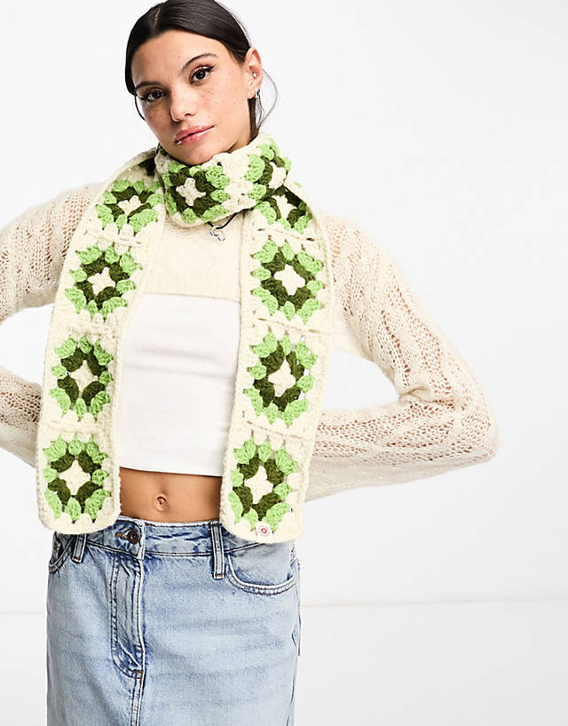 Damson Madder - crochet scarf in green