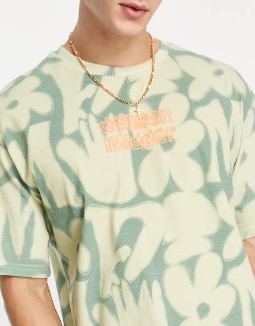 Damson Madder spray detail t-shirt in green, 3 of 4