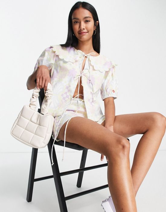 https://images.asos-media.com/products/damson-madder-vase-print-scallop-blouse-in-multi-part-of-a-set/202273099-3?$n_550w$&wid=550&fit=constrain