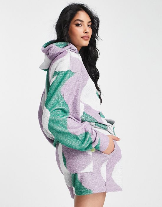 https://images.asos-media.com/products/damson-madder-wave-print-towelling-hoodie-in-green-part-of-a-set/202270431-2?$n_550w$&wid=550&fit=constrain