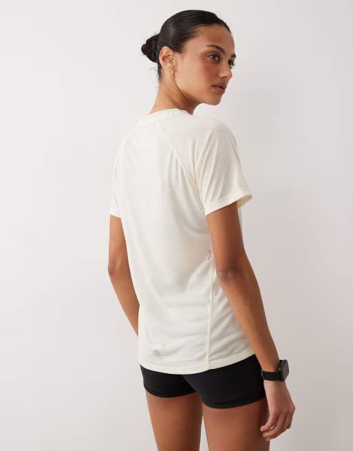 Dare 2b Breathable reflective nimble lightweight t-shirt in almond milk, 2 of 4
