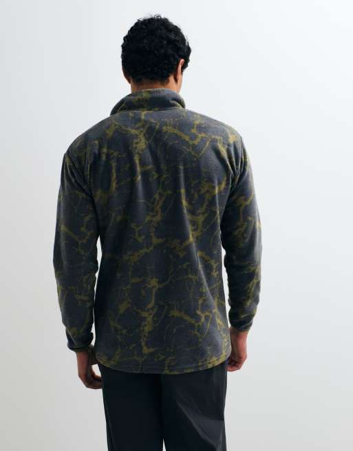 Dare 2b kuscheliges Fleece mit Print in Martini Olive mit Crack-Print, 5 von 5