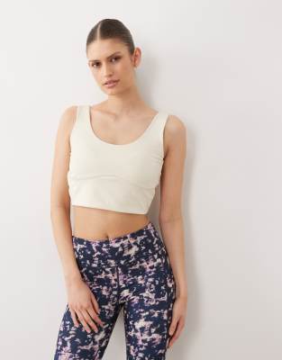 Dare 2b Quick-dry super-stretch refresh cropped tank in almond milk-Neutral