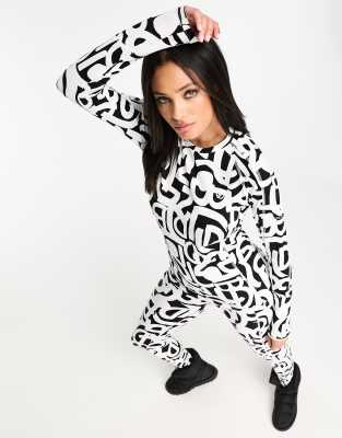 Dare2b exchange III stretch base layer set in black & white graffiti - ASOS Price Checker
