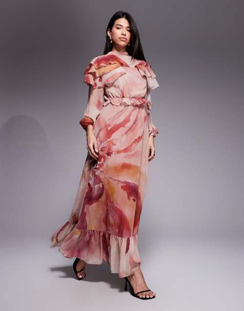 Daska – Chiffon-Maxikleid in Rosa mit abstraktem Muster, Rüschen und Cape-Design - view 1