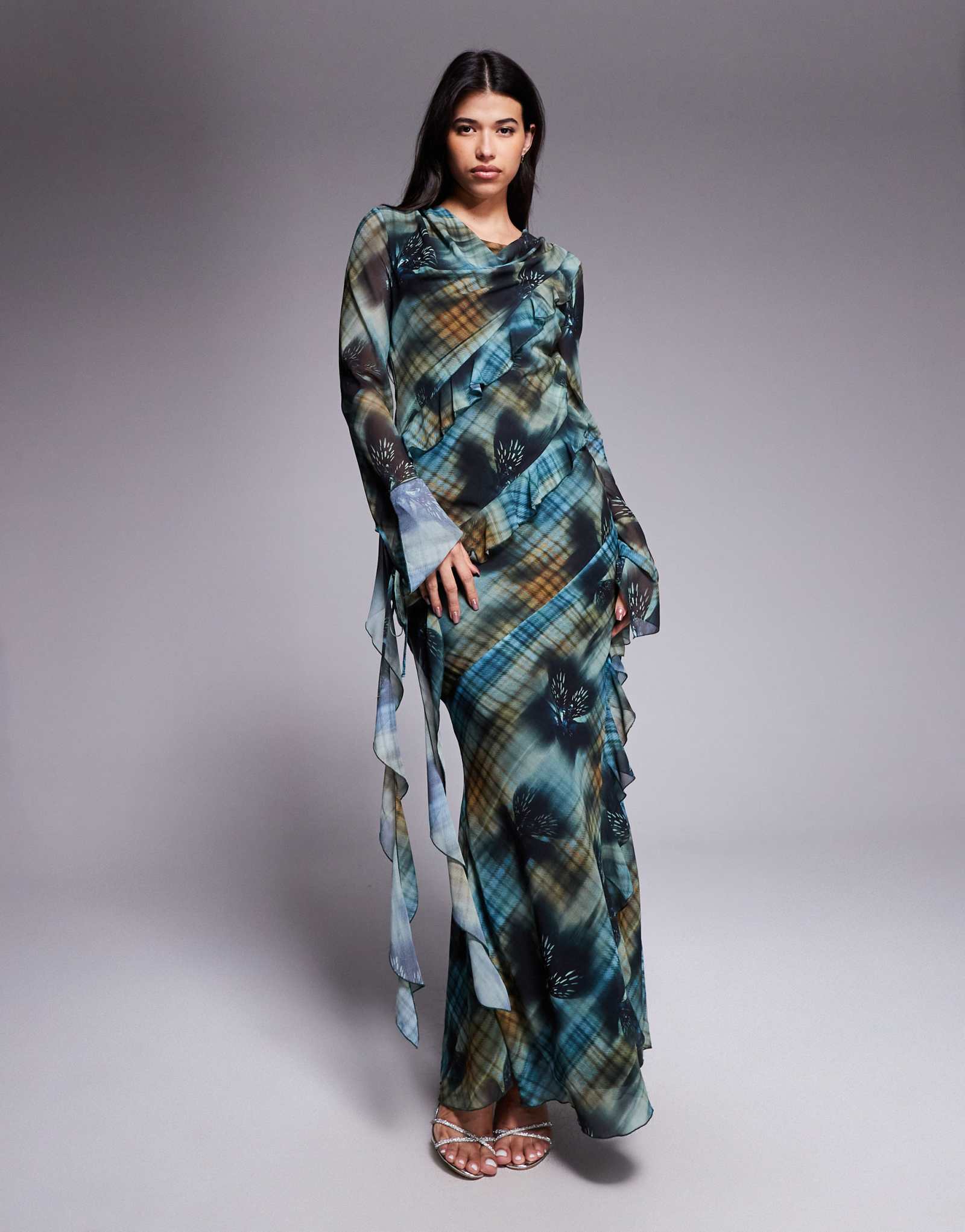 Шифоновое макси-платье Daska с рюшами и принтом в клетку