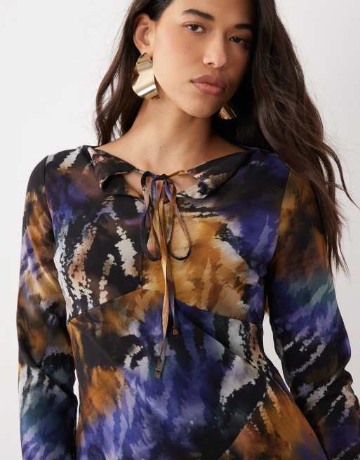 Daska chiffon tie detail bias cut bell sleeve maxi dress in abstract print, 2 of 4
