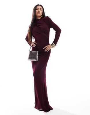 Daska - Exklusives Maxikleid aus Jersey in Feigenrot mit drapiertem Detail-Brown