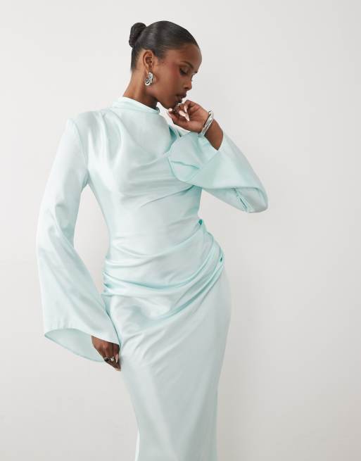 Daska – Maxikleid aus Satin in Eisblau mit hohem, gerafftem Wasserfallausschnitt, 2 von 4