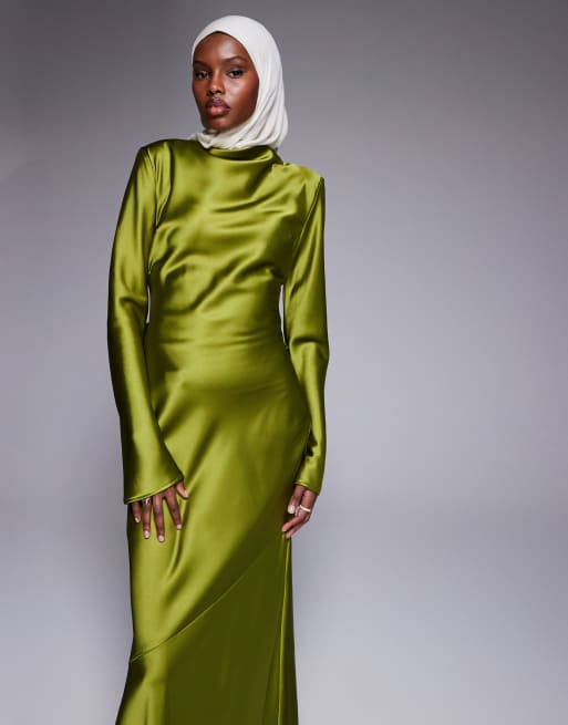 Daska – Maxikleid aus Satin in Olivgrün mit auffälliger Schleife am Rücken, 3 von 4