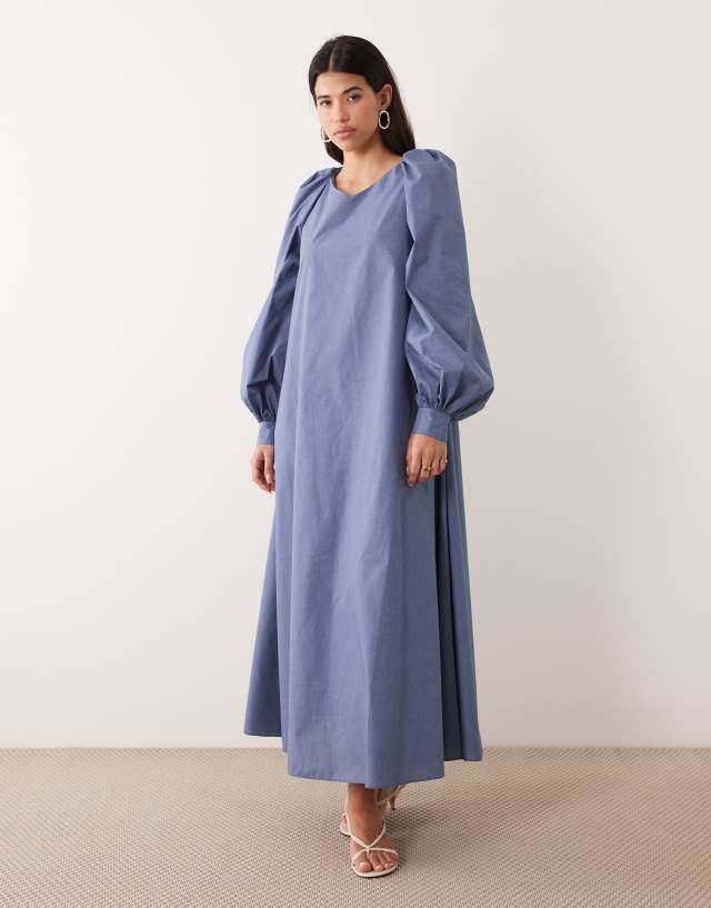 oversized flowy dress Daska balloon sleeve maxi in dark blue Outfit
