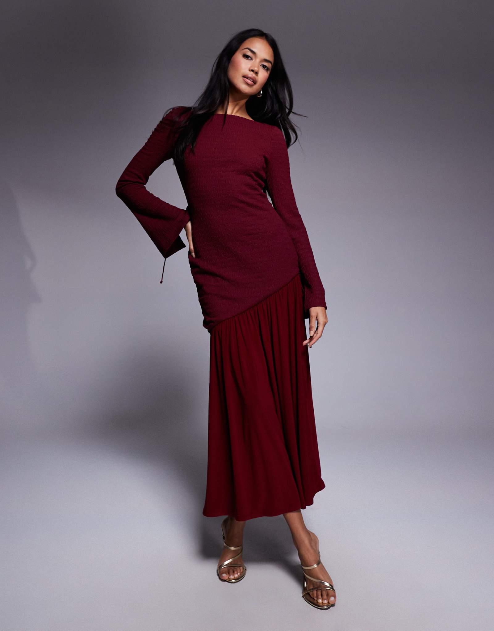 Макси-платье Daska с плиссированным подолом винного цвета