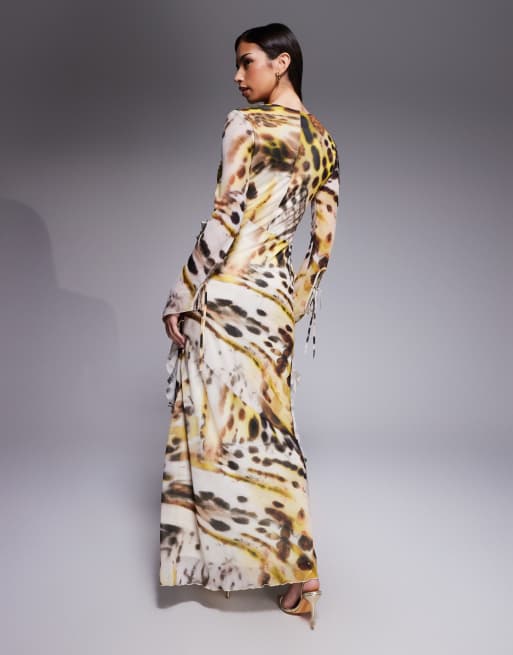 Daska - Robe longue en mousseline à volants et col bénitier montant - Imprimé animal abstrait, 2 de 4