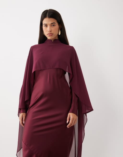 Daska satijnen maxi jurk met mandarijnkraagdetail en chiffon cape in pruimkleur, 2 van 4