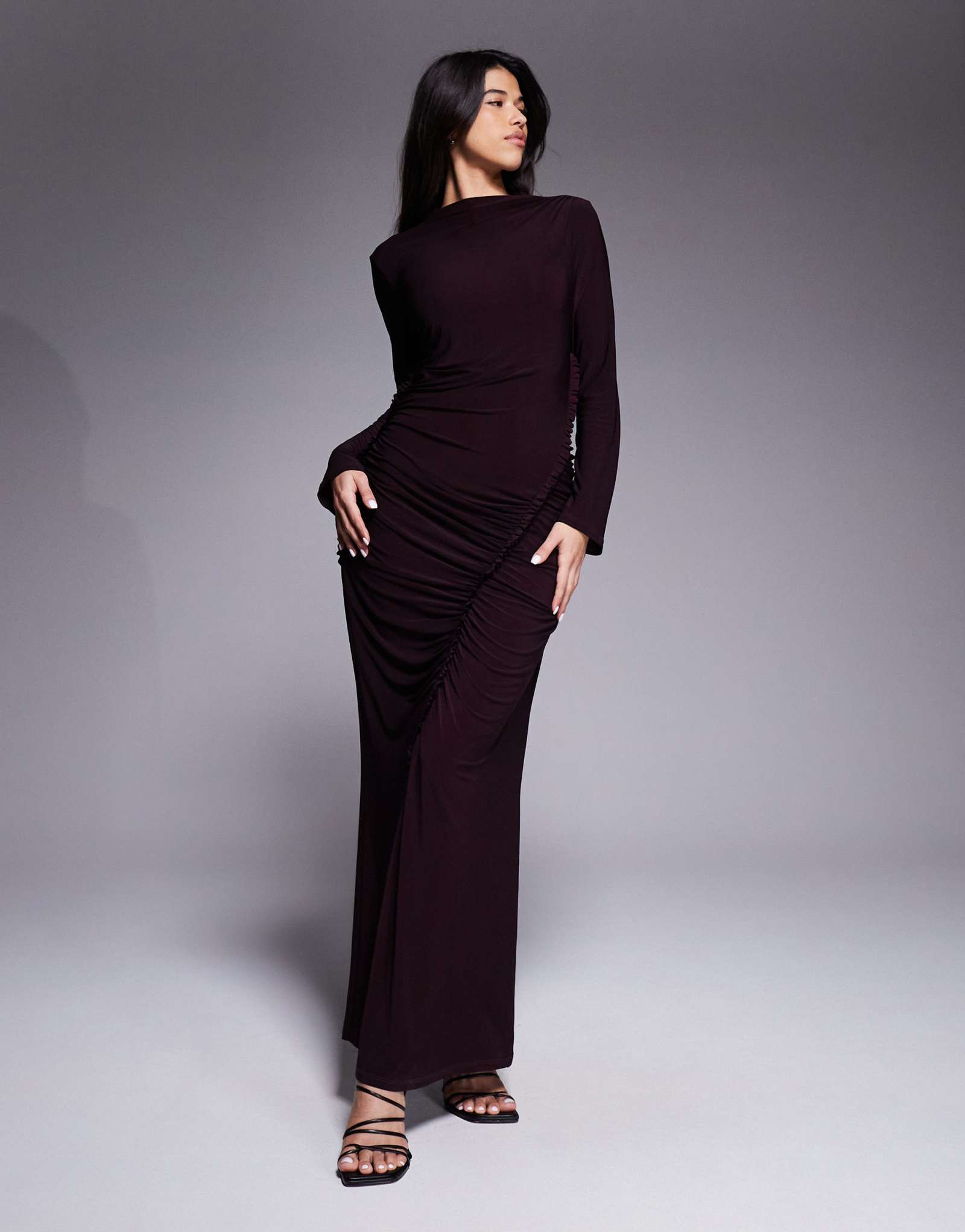 Облегающее макси-платье Daska с оборками по шву и рюшами винного цвета