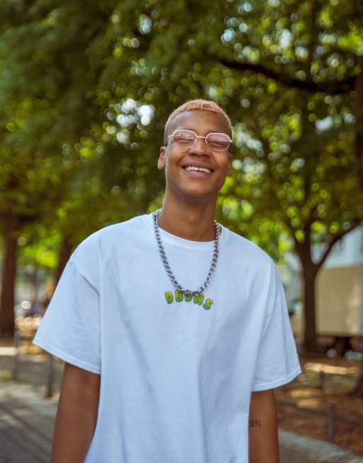 DBDNS t-shirt in white with apple bubble logo print