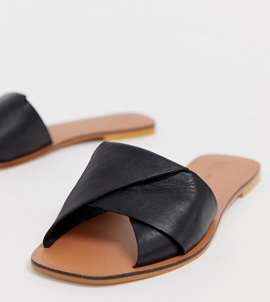 De foretrukne flade sandaler med bred pasform i læder fra ASOS DESIGN-Sort