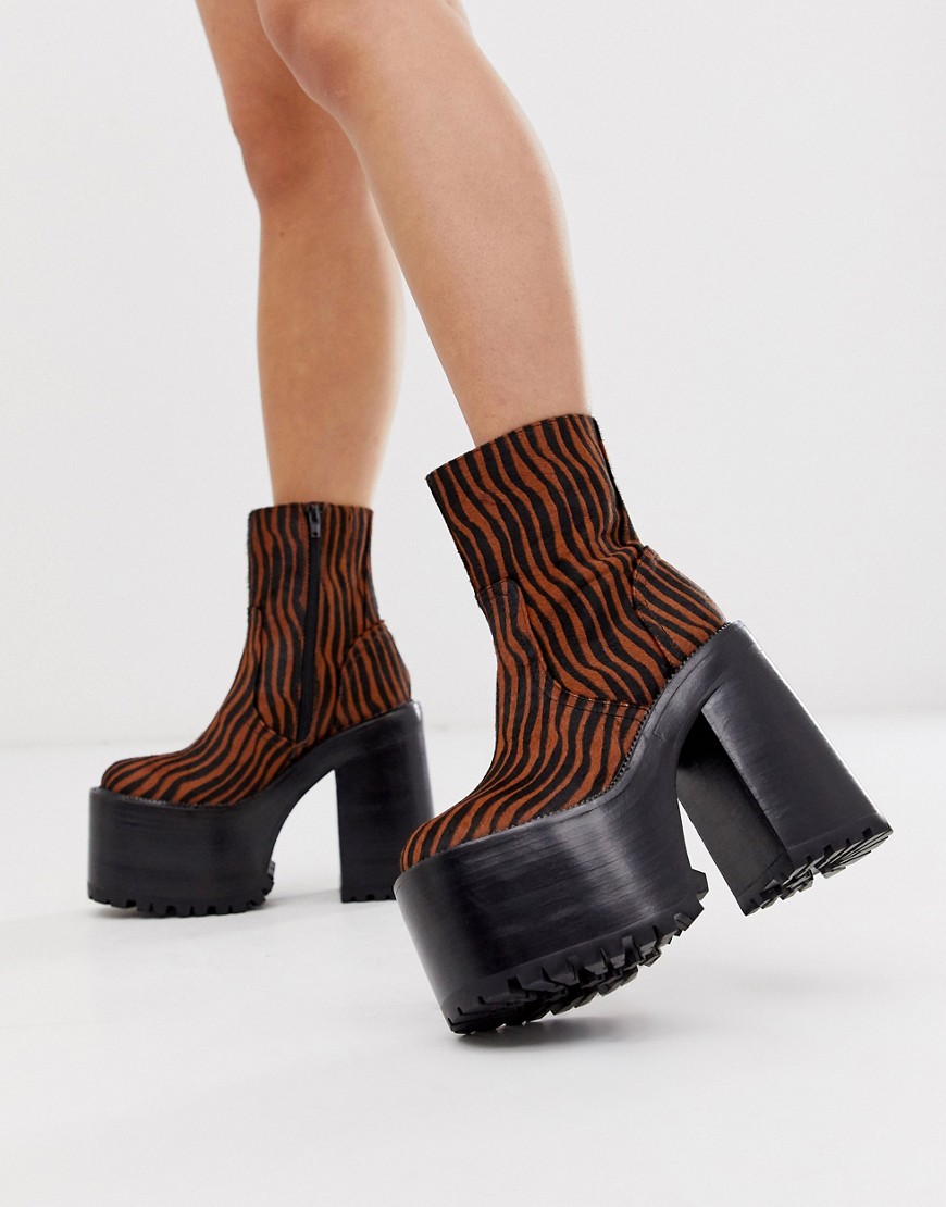 Deadz super platformstøvler i læder med tigerprint fra Jeffrey Campbell-Multifarvet